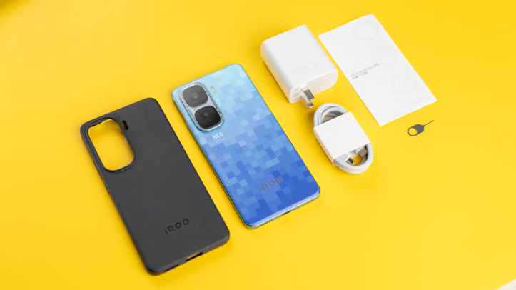 Обзор iQOO Neo 10 Pro+: пластиковая элита