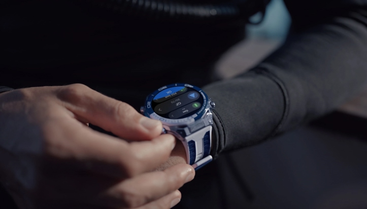 Анонс Huawei Watch Ultimate 2: дайверские часы с «подводными SMS»