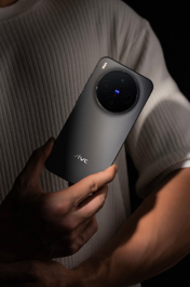 Vivo X300 и X300 Pro во всех цветах на студийных фото задолго до анонса