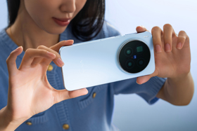 Vivo X300 и X300 Pro во всех цветах на студийных фото задолго до анонса