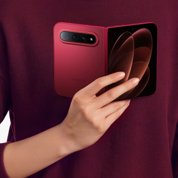 Xiaomi 18 Fold показали на фото и первых промо-роликах