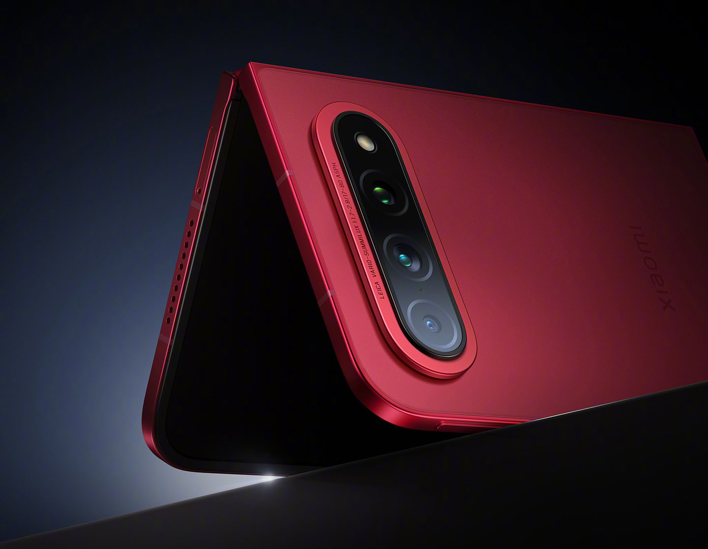 Рекордная батарея и другие преимущества Xiaomi 18 Fold раскрыты тизерами