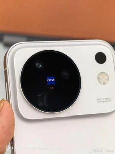 Распаковка Vivo X500 до анонса: что выяснилось?