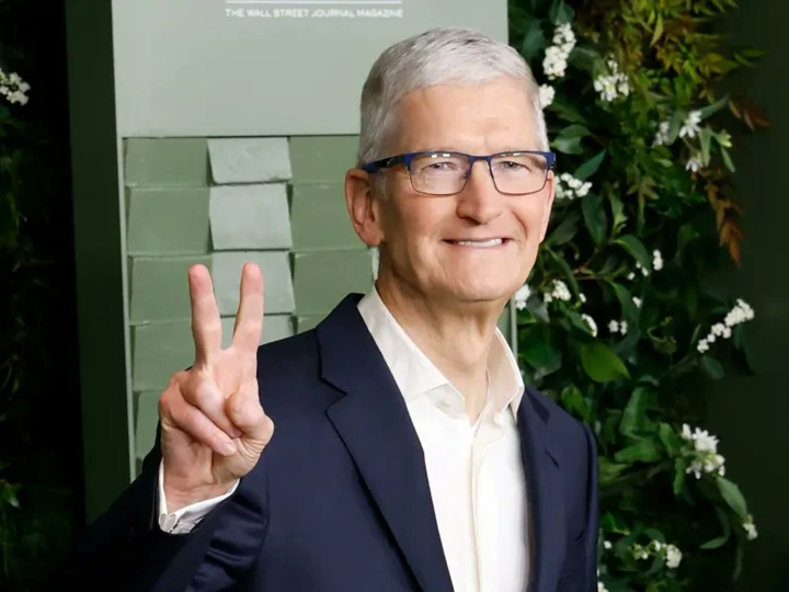 Складной iPhone появился благодаря лично Тиму Куку