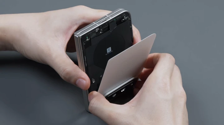 Xiaomi 18 Fold уже разобрали на видео: что выяснилось?