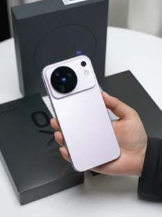 Живые фото и видео Vivo X500 и X500 Pro Max