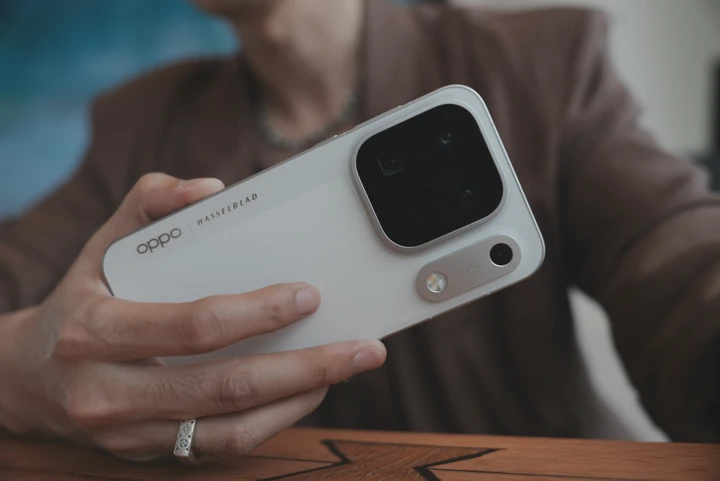 OPPO Find X10 Pro Max распаковали во всех расцветках