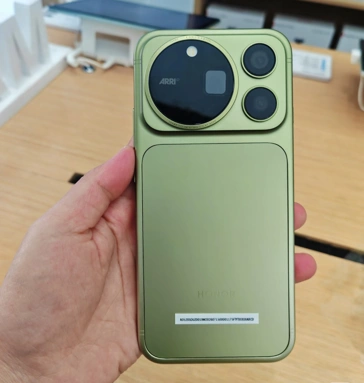 Живые фото и видео Honor Magic 9, Magic 9 Super Edition и Magic 9 Pro Max