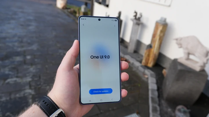 Samsung начала рассылку One UI 9