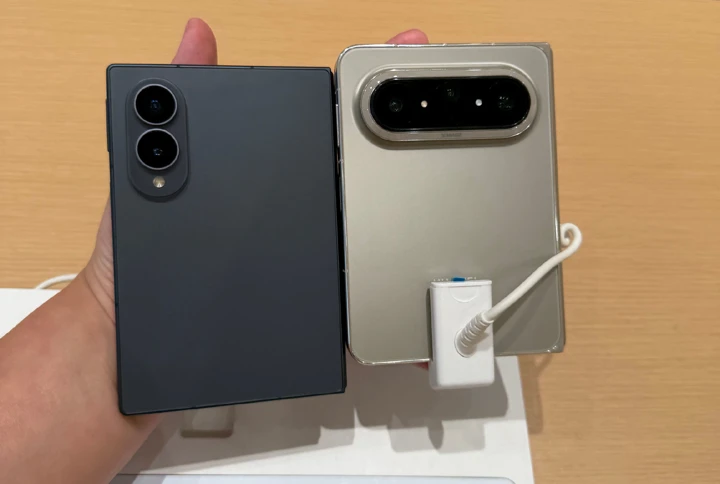 Huawei и Samsung фиксируют взлёт продаж широких раскладушек