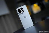 OnePlus 16 во всех цветах красуется на живых фото и видео