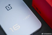OnePlus 16 во всех цветах красуется на живых фото и видео