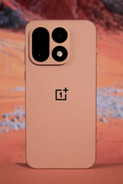 Распаковка OnePlus 16: первый взгляд на живых фото и видео