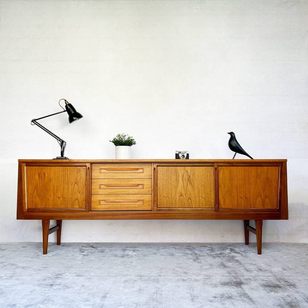 vintage-mid-century-dizajn-interera-gorod-0