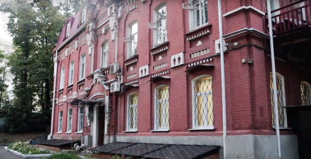 «Сравнительное двороведение»: посмотрите на тайный двор у 57-й школы