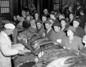 Старая Москва: «В магазинах даже после войны было все — белуга, севрюга, селедка нескольких сортов»