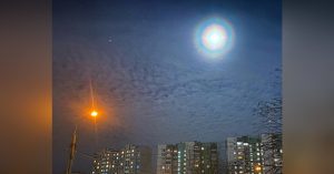 Сегодня над Москвой можно было увидеть лунное гало