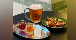 В рюмочной «Чижик-пыжик» петербуржцам хоть каждый день будут наливать кружку пива бесплатно