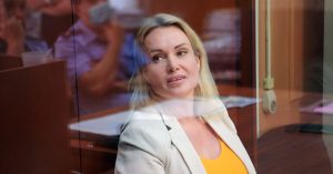 Басманный суд вынес приговор Марине Овсянниковой: 8,5 года колонии заочно за фейки об армии