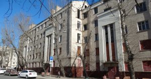 На Суворовской улице снесли конструктивистские дома Бауманского жилтреста