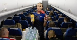 Наборы готовой еды от «Перекрестка» появятся на рейсах авиакомпании «Россия»