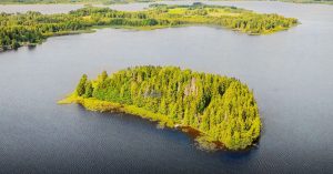 По цене небольшой однушки в Москве можно купить целый остров в Швеции