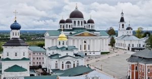 «Москвич за МКАДом»: в Арзамас к Воскресенскому собору и в кафе «Русь» за пирожками с ливером