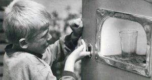 Большинство московских родителей дают детям на карманные расходы 600–1500 рублей в неделю
