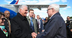 Президент Кубы Мигель Диас-Канель прилетел в Москву