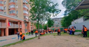 На Соколиной Горе сотрудники «Жилищника» пришли к зданию управы требовать выплаты зарплат