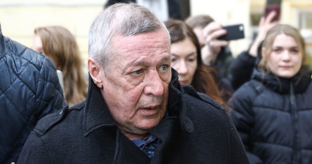 Михаил Ефремов подписал первый контракт на главную роль в фильме после освобождения