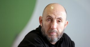 Главу МХАТа Владимира Кехмана задержали по делу о растрате