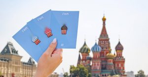 Исторический музей изъял из продажи значки с храмом Василия Блаженного без крестов