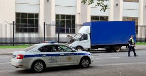 Улицу Правды перекрыли на два часа: полиция проверяла подозрительную «Газель» у хранилища ЦБ