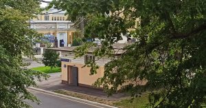 Вид из моего окна: на бесплатный общественный туалет в 1-м Боткинском проезде