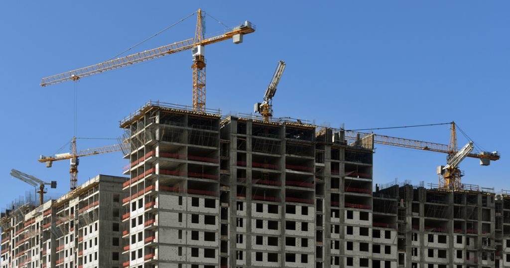 Московские новостройки за 10 лет стали выше почти на 12 этажей