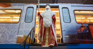 Несмотря на +10, сегодня на МЦК уже проедет поезд Деда Мороза