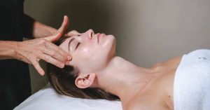 От пантовых ванн до пеленания: где в Москве искать небанальные оздоровительные практики