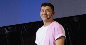 Из Дубая в Москву экстрадируют сооснователя финансовой пирамиды Finiko Эдварда Сабирова