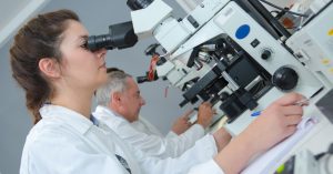 Гинцбург: в центре Гамалеи выпустили первые три тестовые вакцины от рака