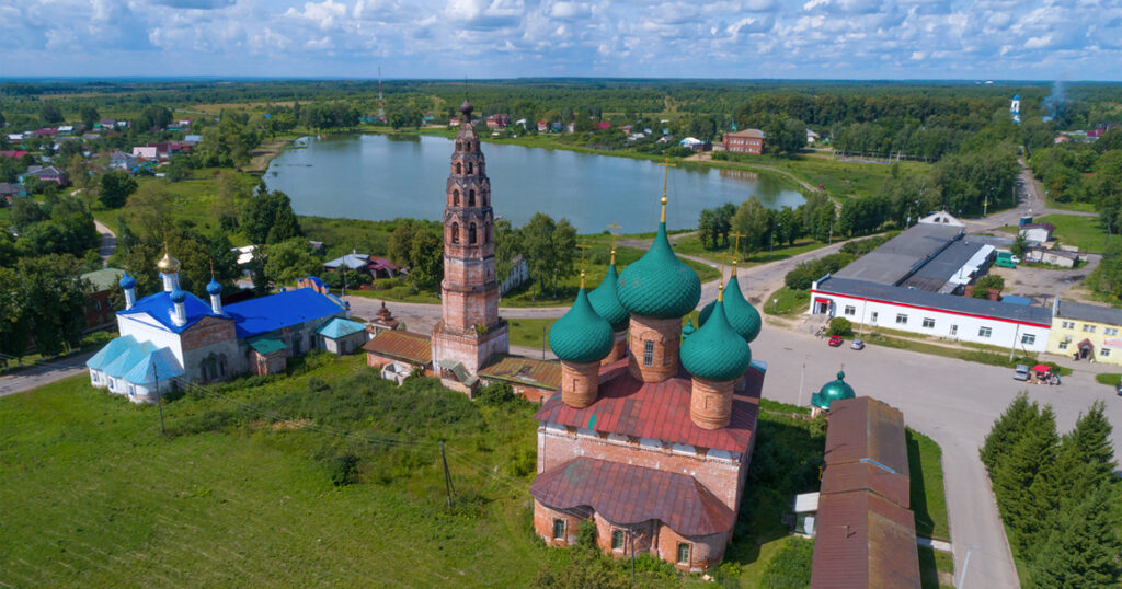 «Москвич за МКАДом»: в село Великое к раннему Шехтелю, Черному пруду и вишневому саду