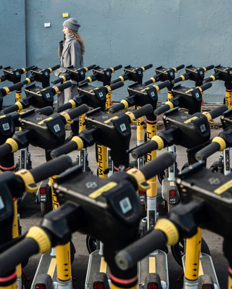 В Москве завтра открывается сезон электросамокатов. В этом году — с арендой по СМС