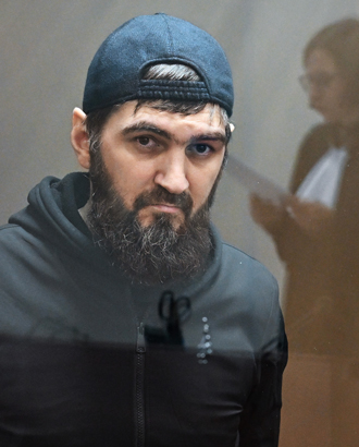 Заур Исмаилов получил 1,5 года принудительных работ за осквернение памятника ветеранам МЧС