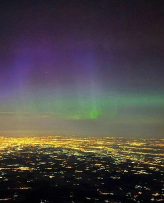 Из-за магнитной бури в Подмосковье этой ночью было видно мощное полярное сияние