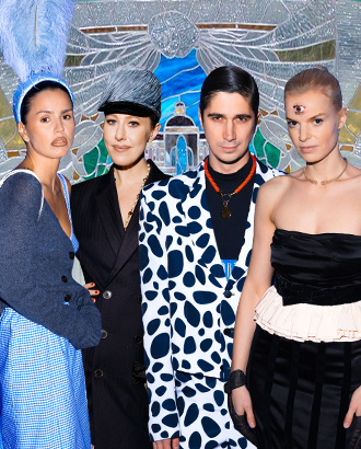 Пора голых ног и платьев из перьев: светская Москва изучила наряды на весну