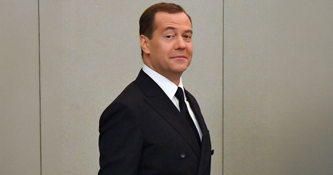 Дмитрий Медведев стал главредом учебников обществознания для 9–11-х классов