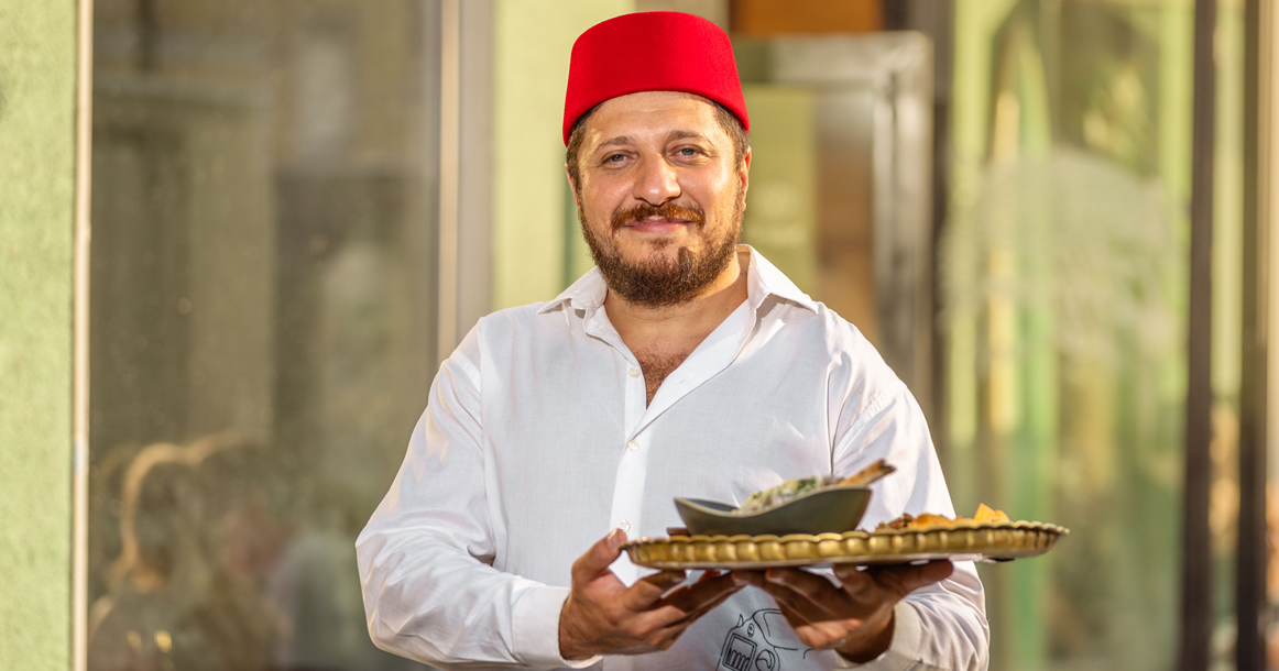 Иностранный акцент:  Брайан Диаб, который кормит москвичей настоящей ливанской шавермой