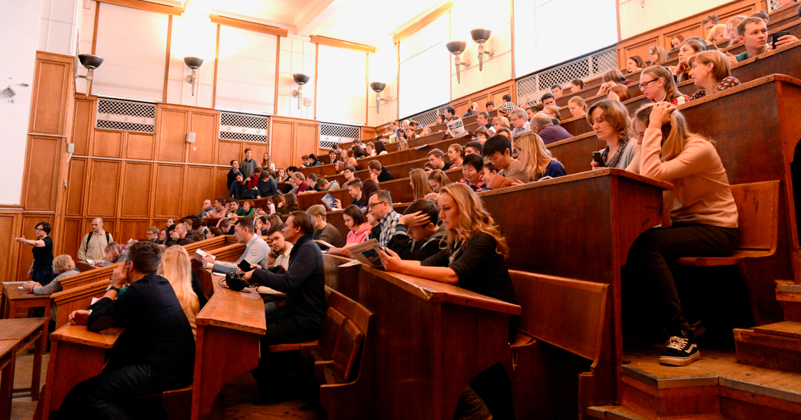 Путин подписал закон о квотах на поступление в вузы вдовам участников СВО