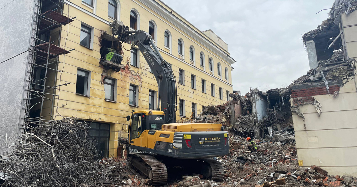 За особняком Морозова на «Арбатской» сносят исторический дом для строительства ЖК