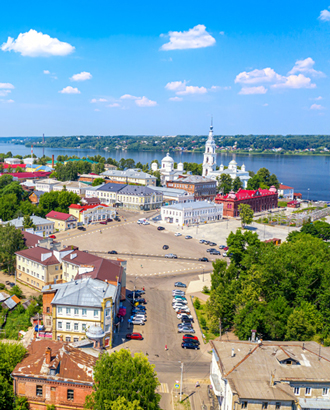 «Москвич за МКАДом»: в Кинешму за кустодиевскими сценками, фритюрным пирогом и Эйфелевым мостом